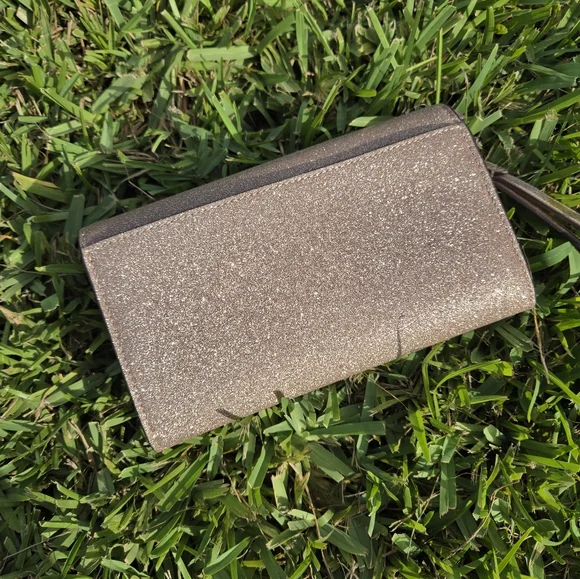 New in Box Kate Spade Glitter Wristlet – Rose Gold Sparkle Elegance ✨ - Picture 3 of 6